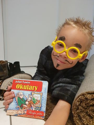 Konkurs ” Selfie z moją ulubiona polską książką”