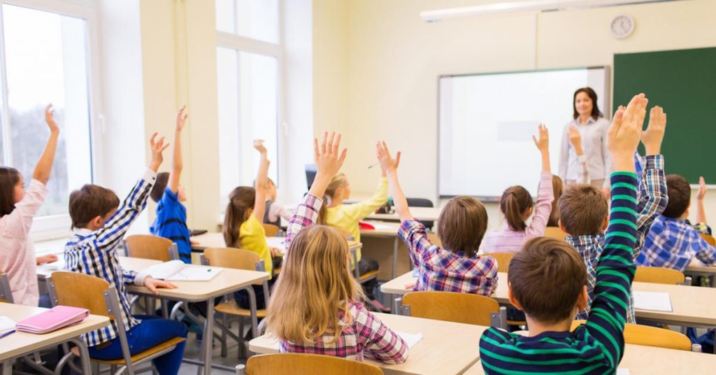 Nabór na stanowisko nauczyciela historii w Sekcji Polskiej CSI w Lyonie.