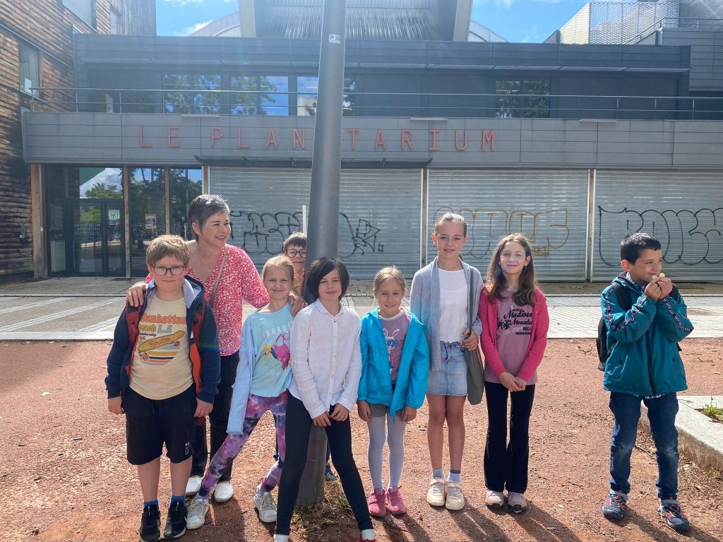 Wycieczka do planetarium